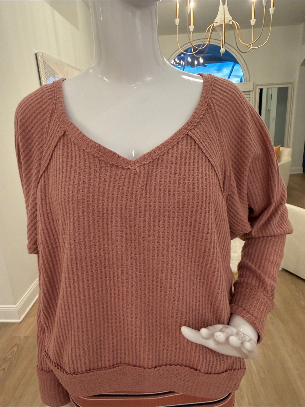Elan Waffle Knit V-Neck Pullover - Mauve